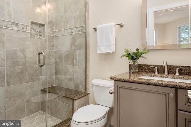 Building Photo - 1576 Bay Head Rd