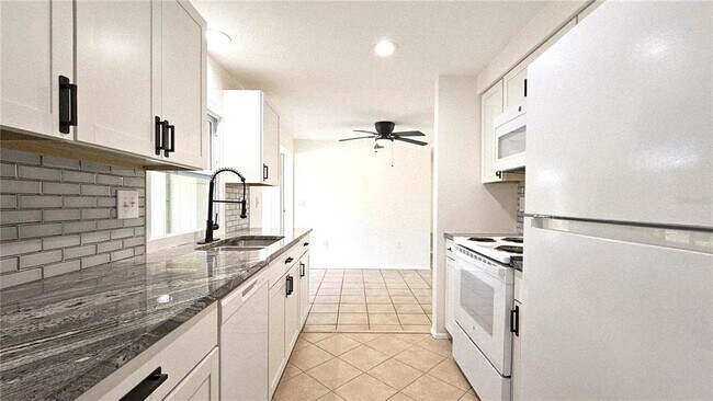 Building Photo - 284 Rotonda Blvd W