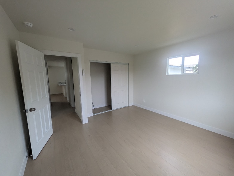 Building Photo - 6164 Ibbetson Ave