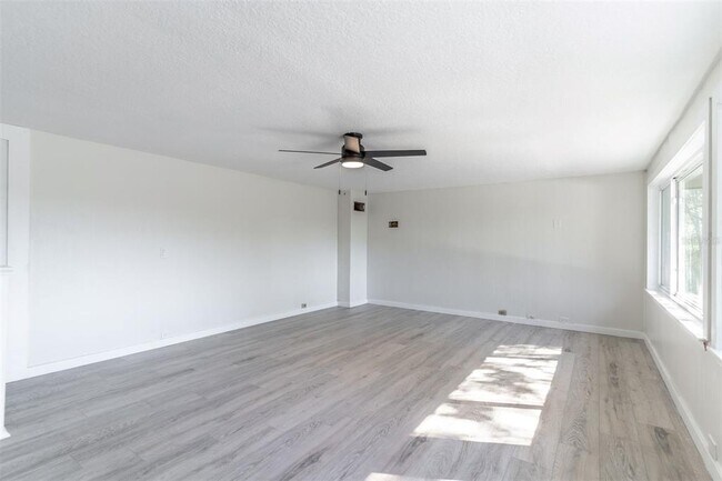 Building Photo - 16880 SE 63rd Ln