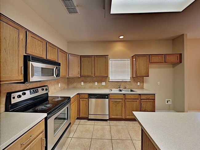 Building Photo - No Application Fees* $500 Off 1st Month - ...