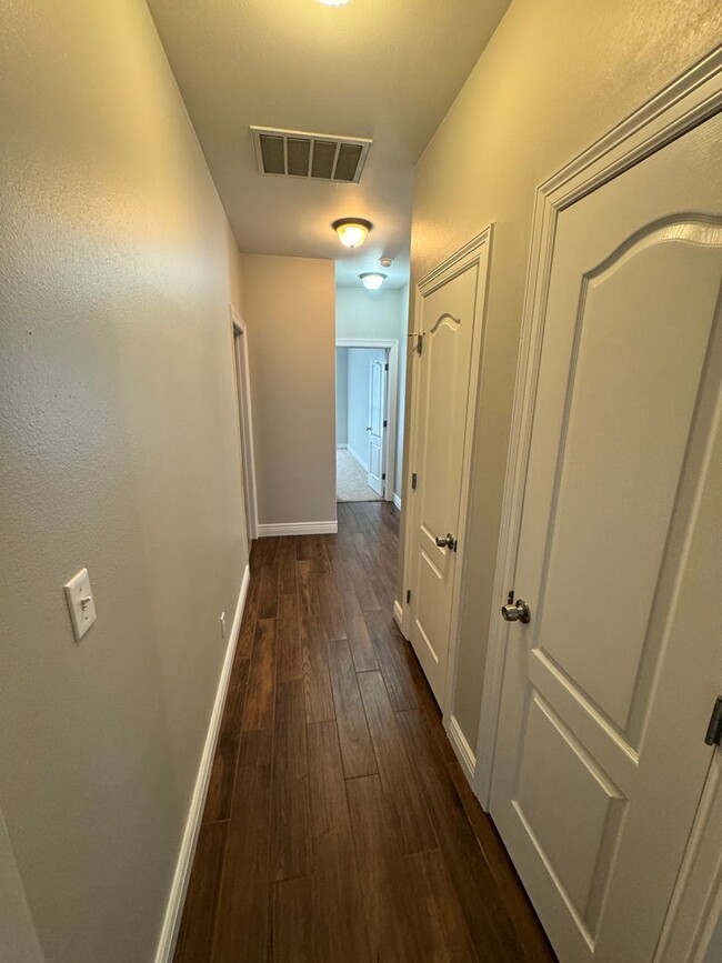 Building Photo - Gated Community close to Barksdale Air For...