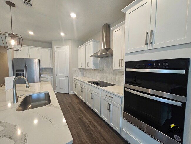 Building Photo - 379 Birkdale Dr