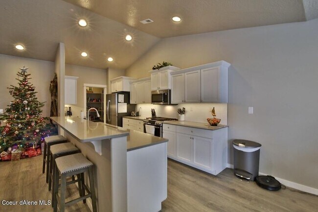 Building Photo - 13373 N Loveland Way