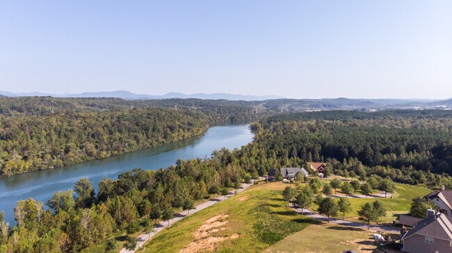 Building Photo - 509 Broadberry Ave