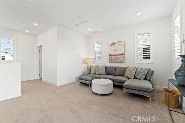 Building Photo - 9337 Astor