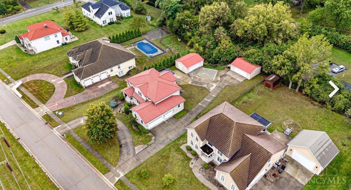 Building Photo - 3323 Devonian Dr