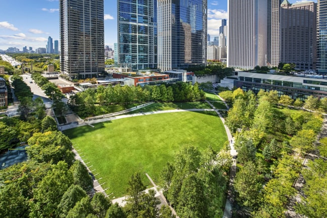 Building Photo - 300 East South Water Street