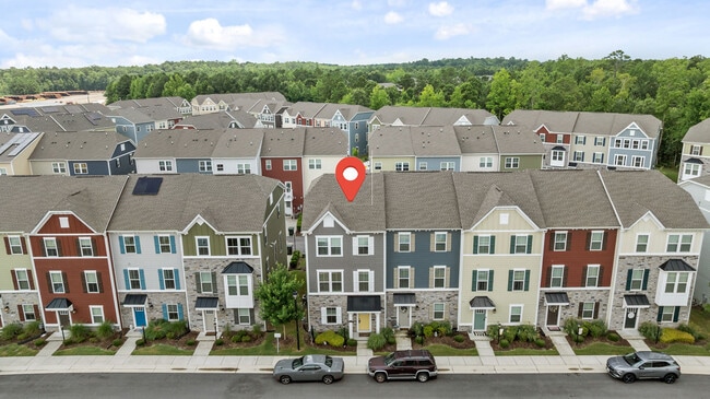 Building Photo - 1732 Defiance Dr