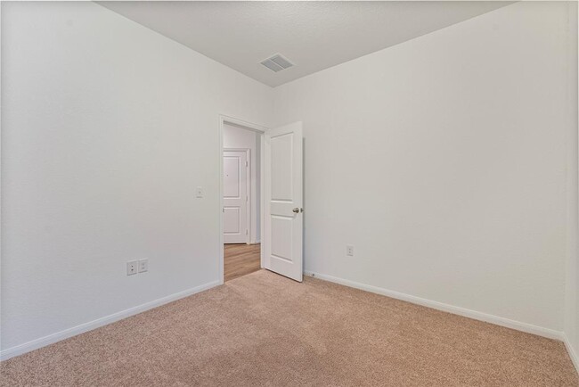 Building Photo - 149 Biscayne Dr