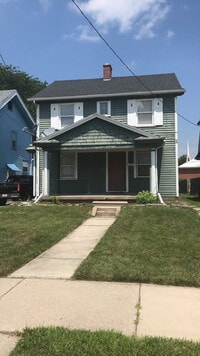 Building Photo - 3 Bedroom House