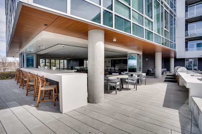 Building Photo - 6th Floor 1BD, 1.5BA Condo at the Lakehouse off Sloan's Lake