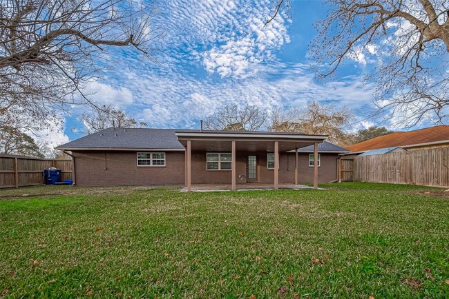 Building Photo - 909 Oak Vista Ct