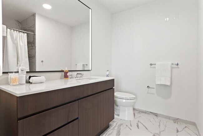 Building Photo - 1000 S Michigan Ave