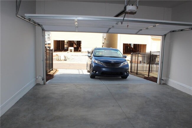 Building Photo - 4647 Molder Dr