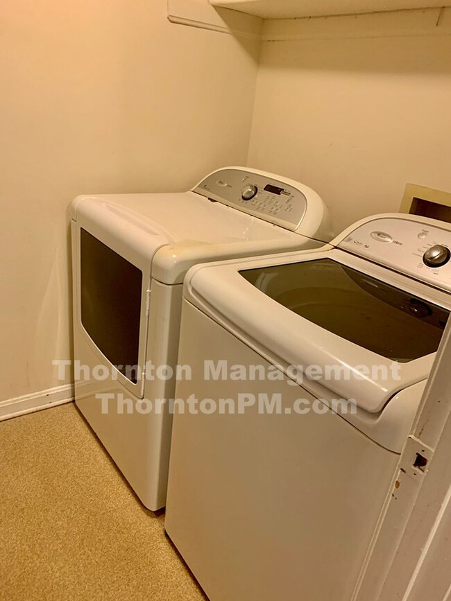Building Photo - Fredericksburg Townhouse Price Drop!