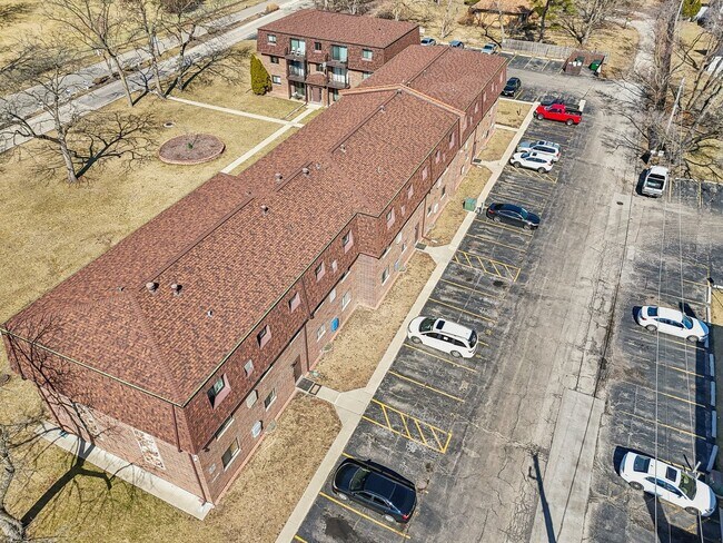 Building Photo - 501 McHenry Rd