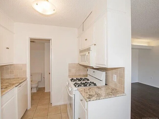 Building Photo - Condo for lease