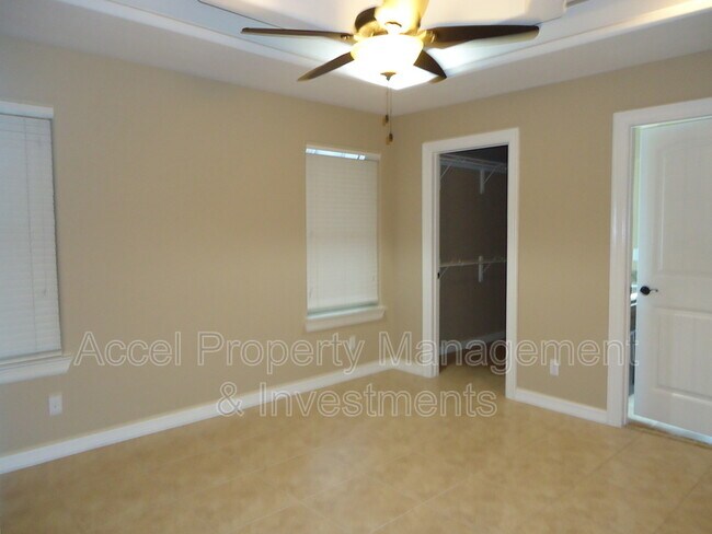 Building Photo - 8902 N 36th Ln