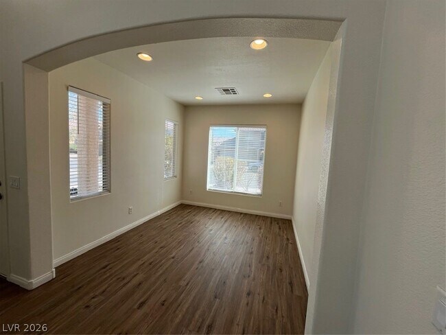 Building Photo - 1712 Newquay Commons Ave