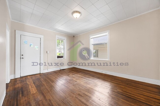 Building Photo - 62 Quimby St NE
