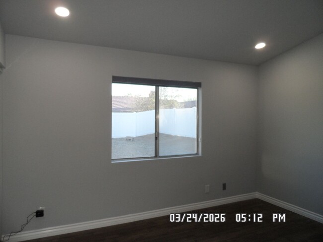 Building Photo - 3 Bedrooms, 2 Bathrooms, approx. 1112 sq. ft., 2 Car Garage, Solar Panels, Internet Included. Clo...