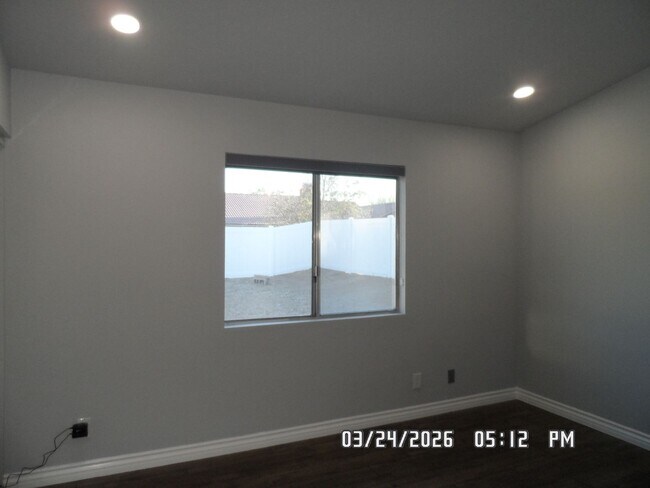 Building Photo - 3 Bedrooms, 2 Bathrooms, approx. 1112 sq. ft., 2 Car Garage, Solar Panels, Internet Included. Cos...