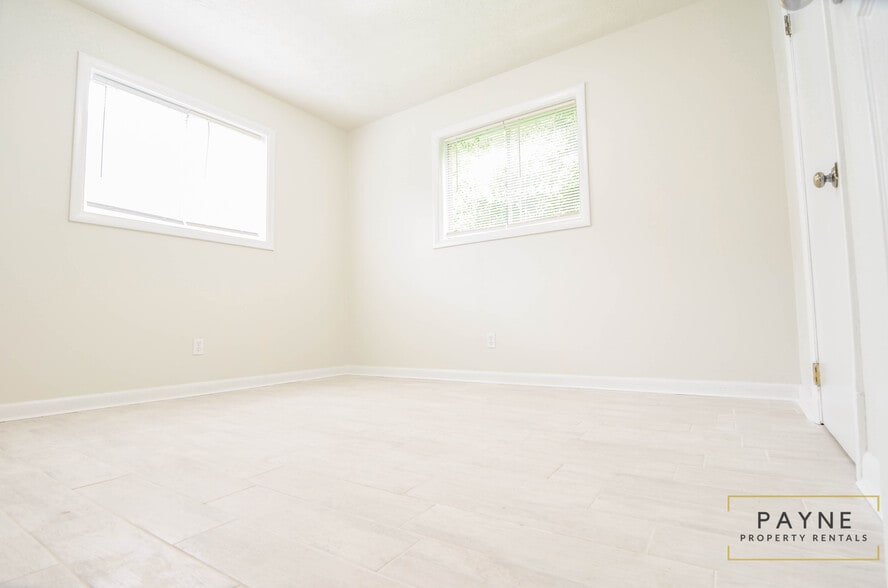 Building Photo - 4217 Rosemont Dr