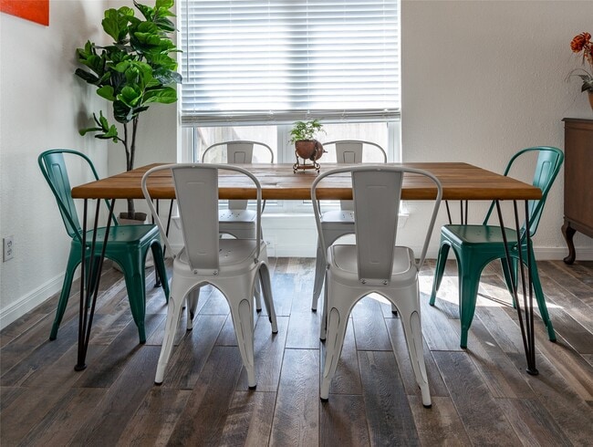 Building Photo - 718 Regency Ct