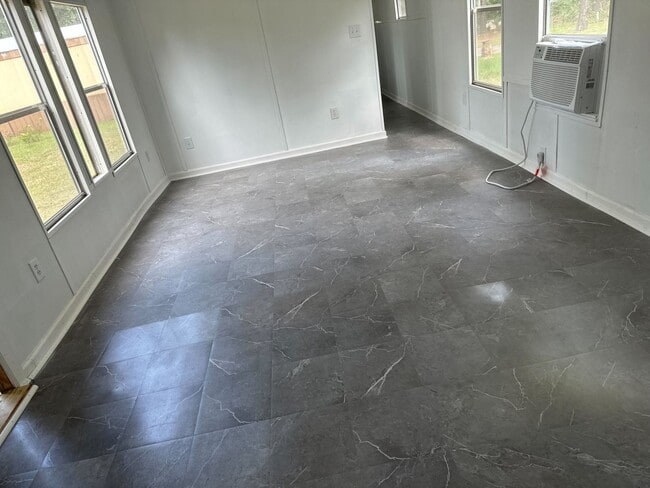 Building Photo - Section 8 Vouchers Apply Now! Rent this 2 ...