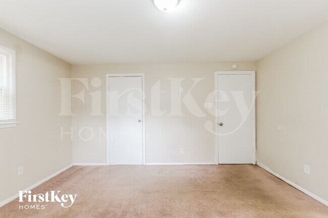 Building Photo - 1733 Alimingo Dr