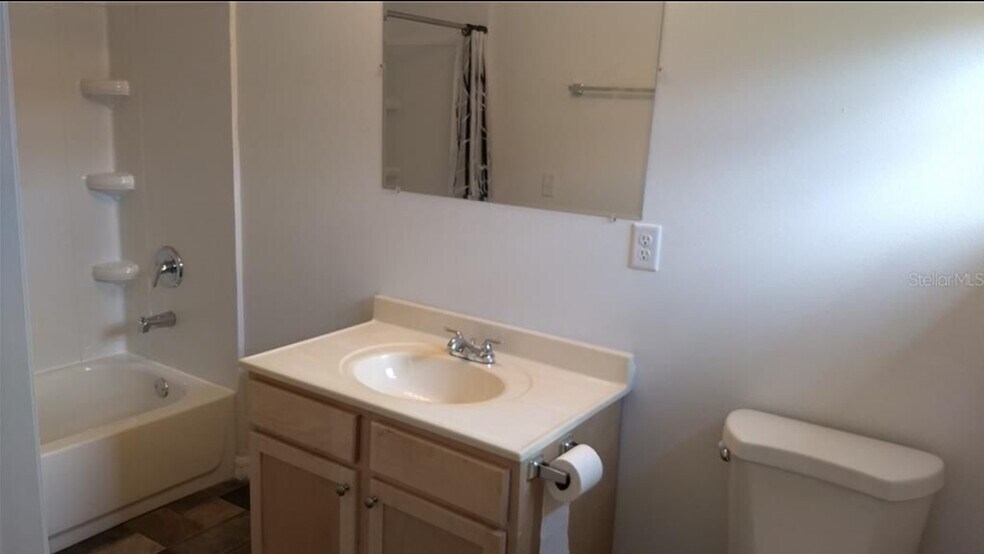 Building Photo - 803 E Hart St