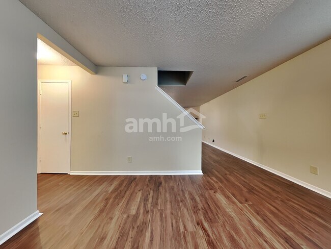 Building Photo - 1212 N Aberdeen Dr