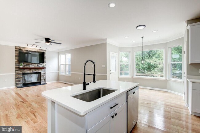 Building Photo - 2408 Ripplemeade Ct