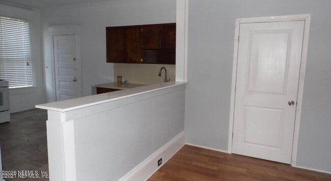 Building Photo - 1709 W 45th St