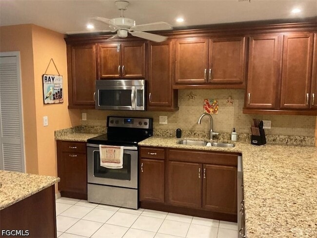 Building Photo - 4919 Victoria Dr