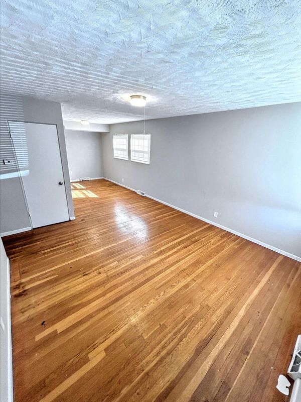 Building Photo - 225 Ben Nevis Rd