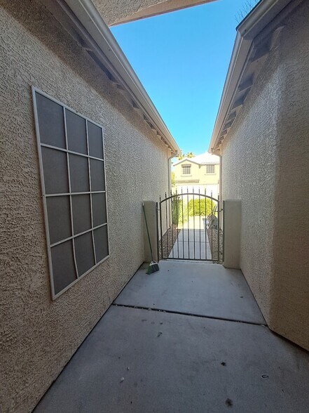 Building Photo - 2642 Sunday Grace Dr