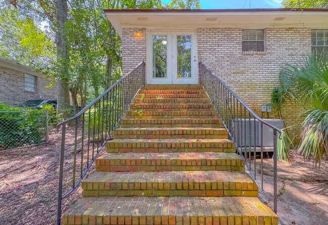 Building Photo - 1726 Hartsfield Rd