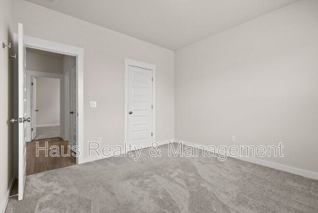 Building Photo - 1145 Ross Farms Blvd