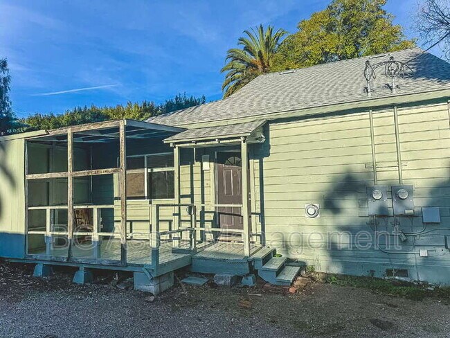 Building Photo - 859 California Blvd