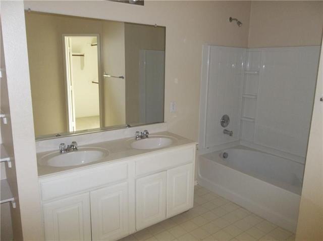 Building Photo - 2820 Deer Ridge Dr
