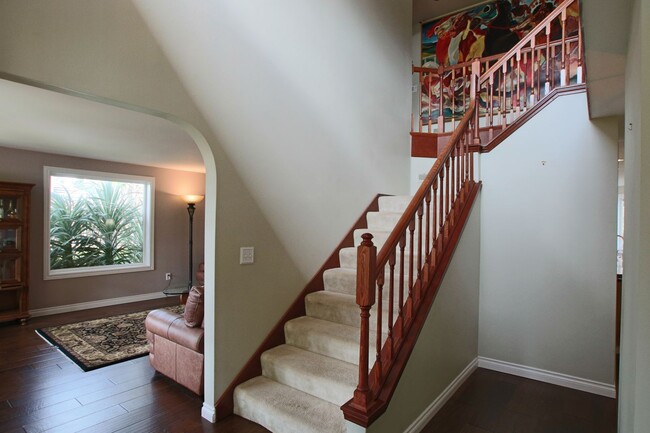 Building Photo - Beautiful 4BR/3BA Home in Steilacoom – Minutes to JBLM