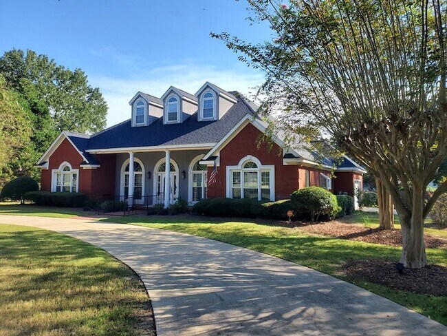 Building Photo - 107 Edinburgh Way