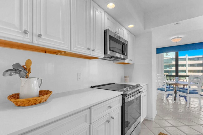 Building Photo - 4100 N Ocean Dr