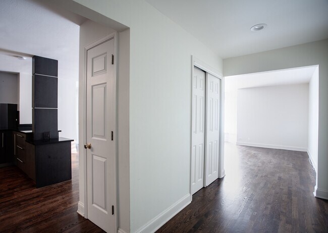 Building Photo - 2400 Archbury Ln