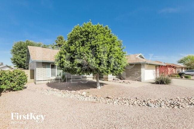 Building Photo - 10402 N 64th Ave