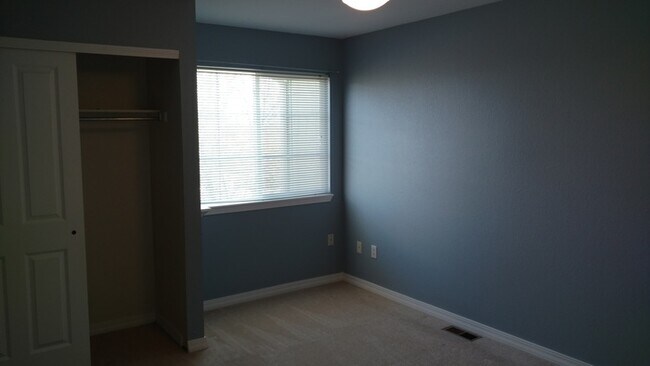 Building Photo - Beautiful and Spacious 3 Bed Condo in SE Fort Collins