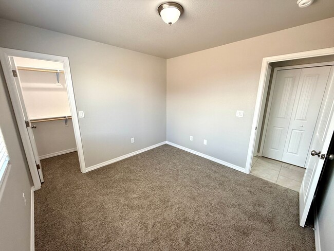 Building Photo - Newly Built 3-Bedroom, 2-Bath Home in a Prime Location Near Hospital & Shopping!