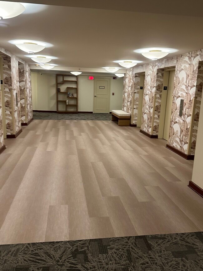 Building Photo - 343 Hobron Ln